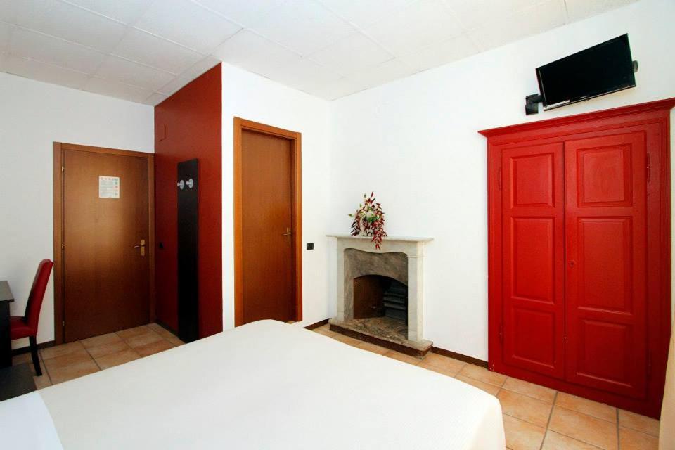Albergo Maccagno Экстерьер фото